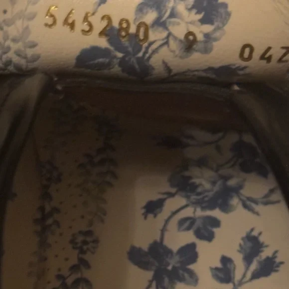 🌺SOLD🌺Gucci Black Horsebit Boots with Gold Buckle - Picture 15 of 17